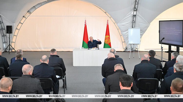 Lukashenko wants faster development of agricultural service enterprises