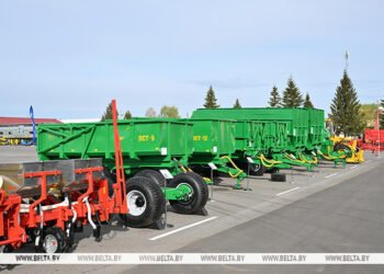 Lukashenko demands clear terms, timeframe for warranty repair of agricultural machines