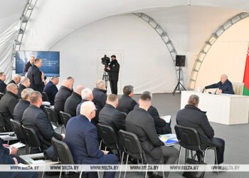 Lukashenko stresses role of experienced generation in building country’s future