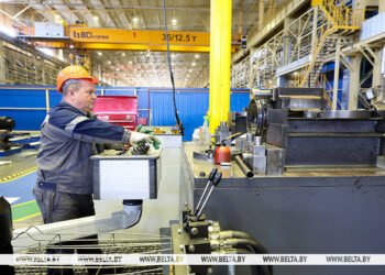 Innovative project to replace imported aluminum with tinplate in progress in Miory District
