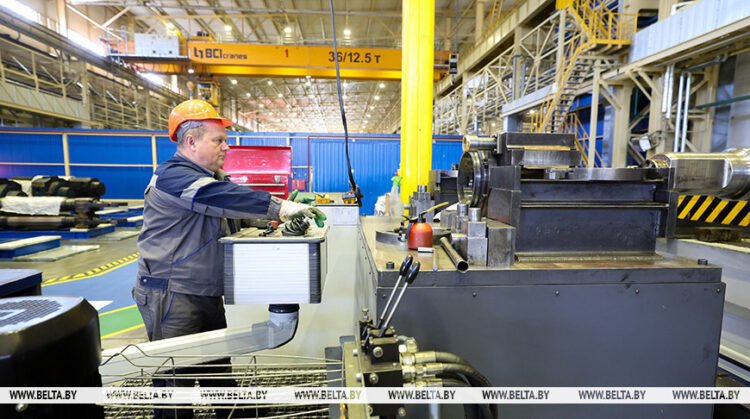 Innovative project to replace imported aluminum with tinplate in progress in Miory District