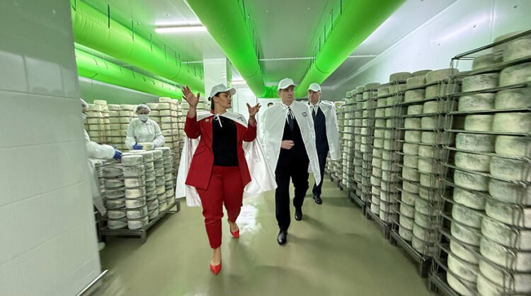 Belarus’ PM visits blue cheese making facility in Myadel District