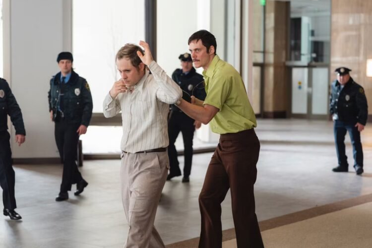 ‘Dead Man’s Wire’: A high-tension hostage thriller from Gus Van Sant