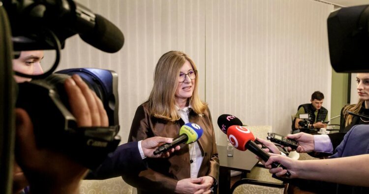Why did they accuse Matečná? She deleted the original lawyer, gave the new one 1.8 million for two actions