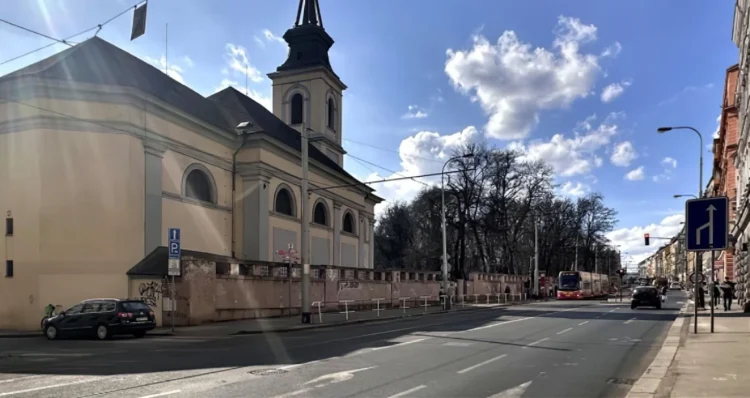 Construction Work on Plzeňská: Full Closure Postponed to Early May and Significantly Shortened