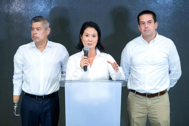 Peru extends voting hours until Monday and Keiko leads preliminary results