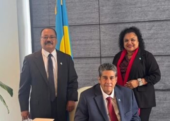 Whipps Visits New Zealand to Boost Ties on Climate, Conservation and Economy