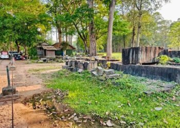 Visitors urged to take precautions at Angkor Park due to incoming storm