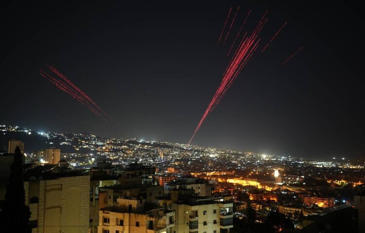 Press review: Israel-Lebanon ceasefire may fail and US reinstates oil sanctions on Russia – Press Review