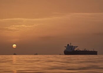 Press review: Hormuz crisis risks talks as EU rehearses collective defense without NATO – Press Review