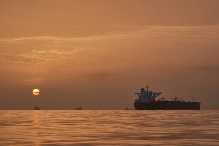 Press review: Hormuz crisis risks talks as EU rehearses collective defense without NATO – Press Review