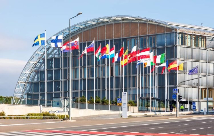 Press review: EU backs Ukraine loan, adds Russia sanctions as France denies nukes to EU – Press Review