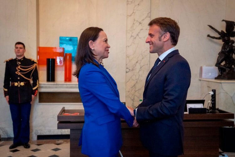 Macron talks with Machado about the “importance” of a “democratic transition” in Venezuela