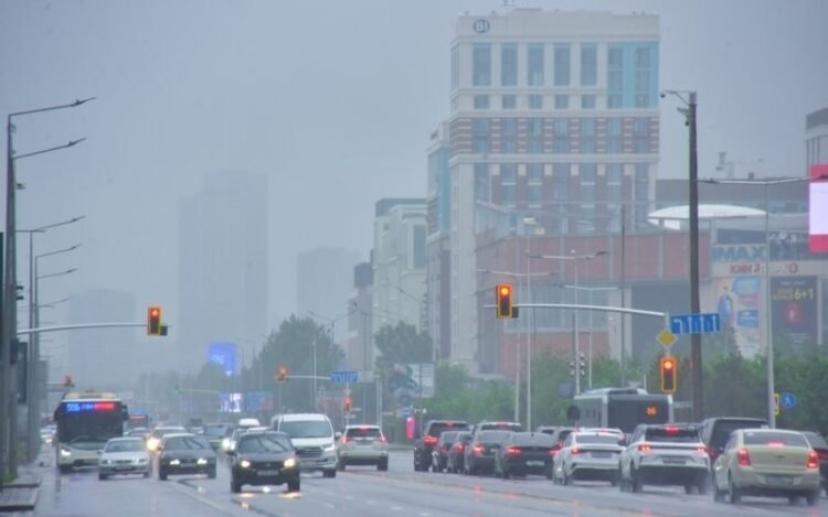 Dust storm and rain: storm warning announced in 15 regions of Kazakhstan