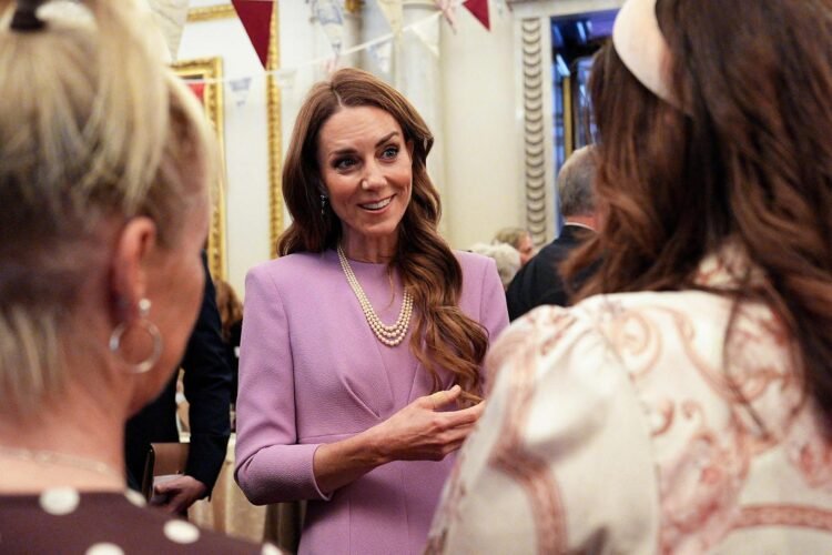 Wore the queen’s exquisite pearl necklace