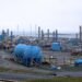 Norwegians with parcels covering gas plants