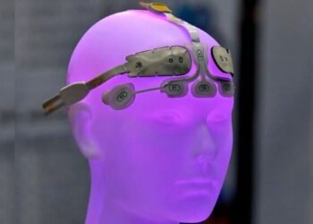 A gadget that monitors the brain without batteries