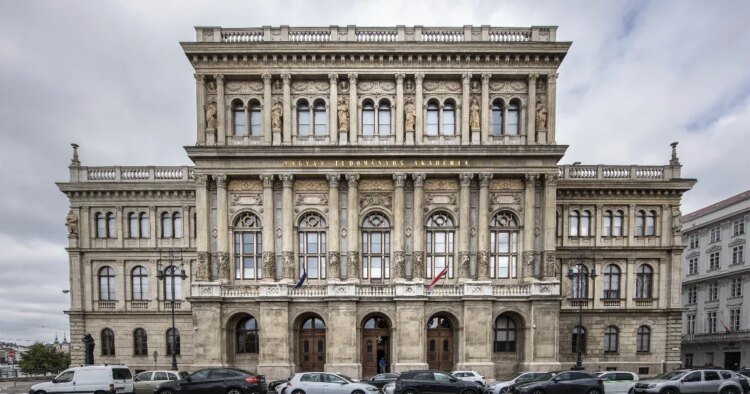 Telex: The Hungarian Academy of Sciences would take back HUN-REN’s research network