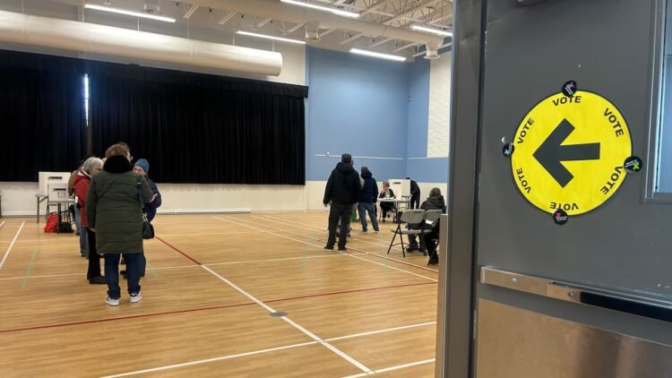 Taking the temperature in Terrebonne, Que., as advance voting wraps up in federal byelection