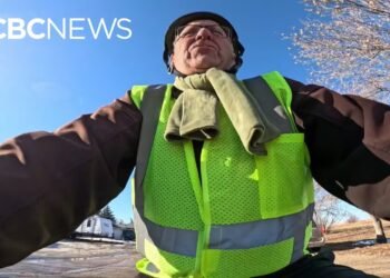 Video2:10VideoAt 80 years old, he braves the Saskatchewan winter on a bicycleRetired lawyer Louis Stringer is always on the move. He regularly cycles the roads of his community of Gravelbourg, 200 km southwest of Regina, in summer and winter.7 hours ago