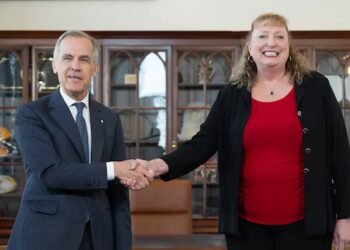 Former Conservative MP Marilyn Gladu crosses floor to Liberals