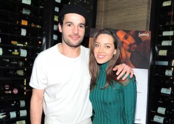 Aubrey Plaza reportedly expecting her 1st child with Girls alum Chris Abbott