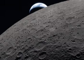 Why human eyes are better at observing the moon than cameras