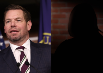 Videoby multiple CNN reporters
                    Former staffer alleges in CNN interview that Rep. Eric Swalwell raped her
                        6:35