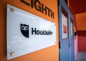 Hootsuite founder Ryan Holmes returns to CEO role on interim basis, as Irina Novoselsky exits