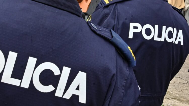 Police investigate two homicides that occurred in different neighborhoods of Montevideo: victims were 24 and 38 years old