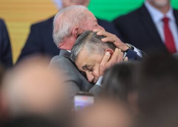 José Guimarães is sworn in by Lula and praises Congress – 04/14/2026 – Politics