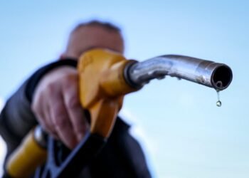 Oil: the American barrel loses 5% with hopes of de-escalation in the Middle East