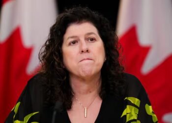 In scathing report, AG finds CRA call centres are slow to answer and often inaccurate