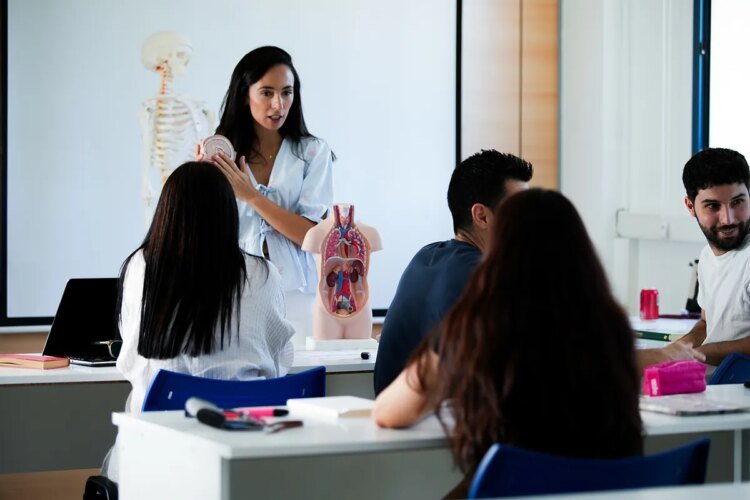 Spain leads youth unemployment in Europe: why training is key (and how to improve it)
