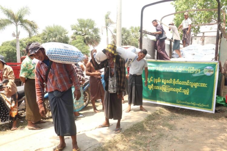 Fertilizer sold at subsidized rates to farmers in Nay Pyi Taw