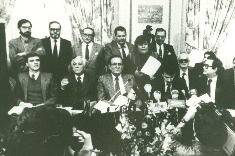 40 years of IU: of the miner and the "afghans" in a notary’s office to the threat due to proximity to the PSOE