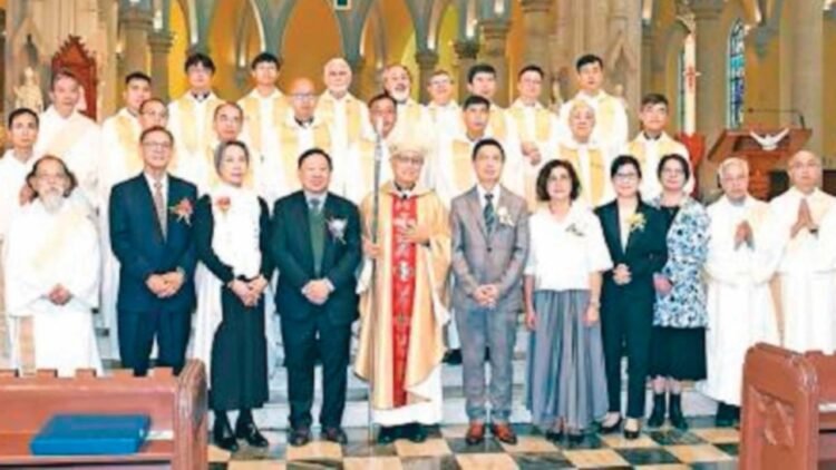 Hong Kong: seven lay catechists receive missionary mandate