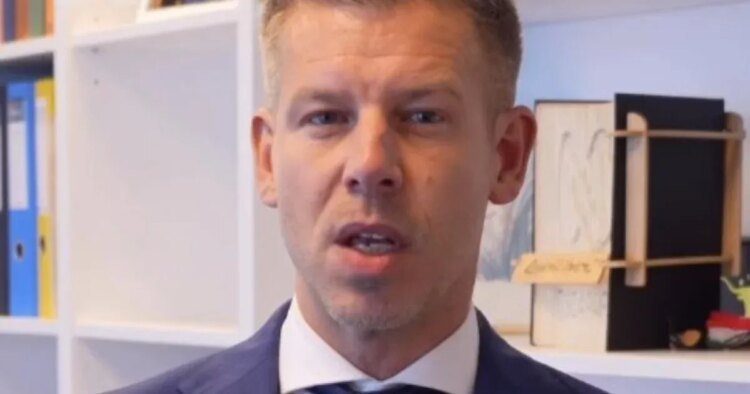 Telex: Péter Magyar called on the outgoing government to announce a government decree on NAV freezes on Wednesday