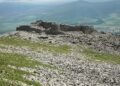 Mysterious civilization discovered at almost 3,000 meters altitude. What do the Caucasus Mountains and the fortresses of the “giants” on the ridges hide