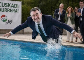 The water in Aitor Esteban’s pool