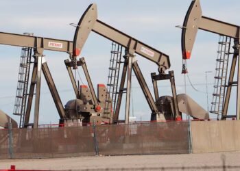 Oil producers to begin unveiling profits and spending plans