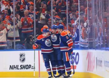 Oilers rally at home to earn 4-1 win, force Game 6 in playoff series against Ducks