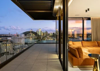 Sydney property: Disgraced surgeon attempts to sell Sydney Harbour penthouse for $18m