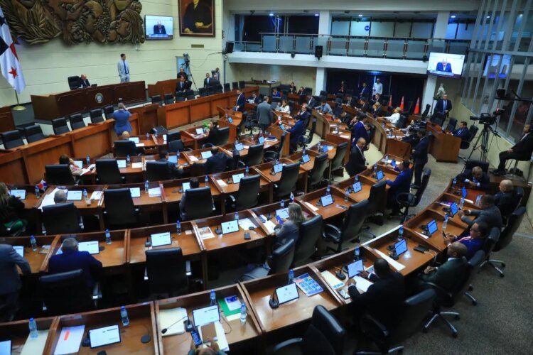 Ordinary sessions enter their final stretch with controversial projects