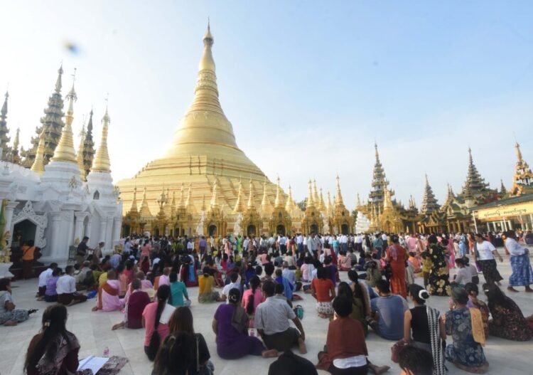 Shwedagon Pagoda to host 43rd Maha Bodhi Banyan Water-pouring Festival