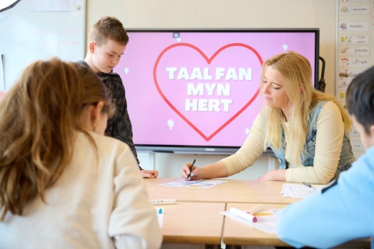 Frisian to be actively taught at schools in Friesland