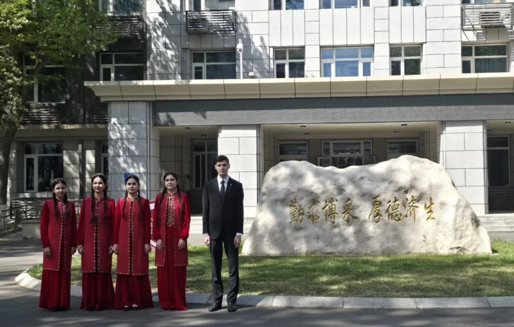 Students of Myrat Garryyev State Medical University of Turkmenistan Attend International Traditional Medicine Courses in China