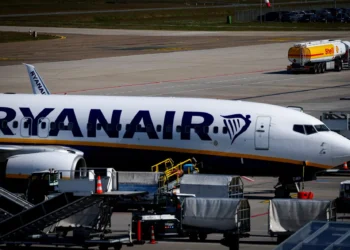 Ryanair is closing its base in Berlin, will cut the number of flights to the German capital in half