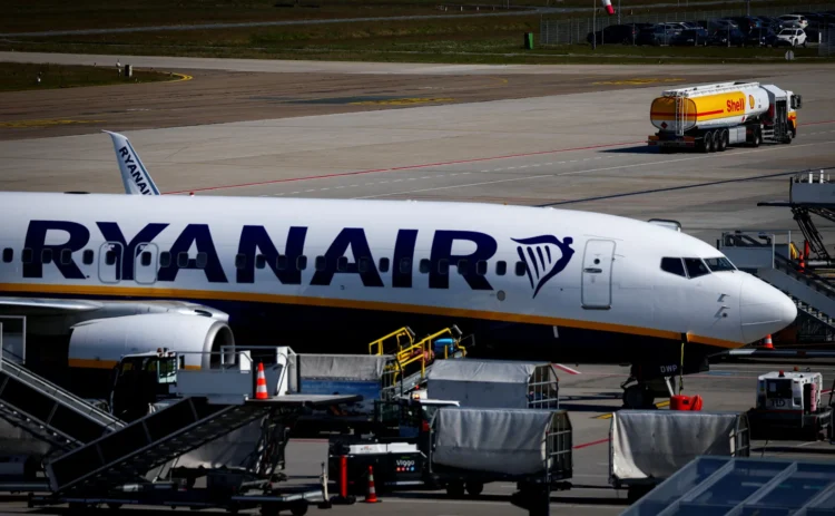 Ryanair is closing its base in Berlin, will cut the number of flights to the German capital in half