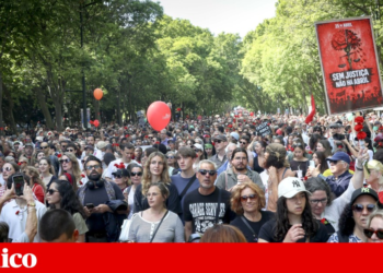 From Parliament to the streets: thousands celebrated April, with Seguro paying attention to young people